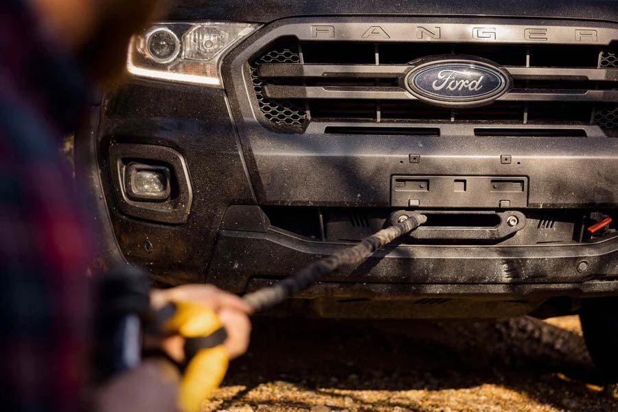 seilwinde-bergung-offroad-fahrzeug